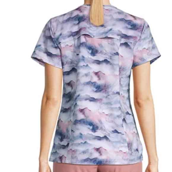 CarharttWomen's Print Tuck-In Scrub Top Mountain Mist - Picture 2 of 2